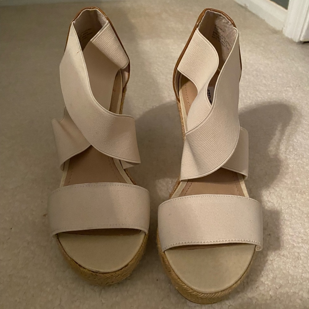 Steve Madden strappy pull on sandals